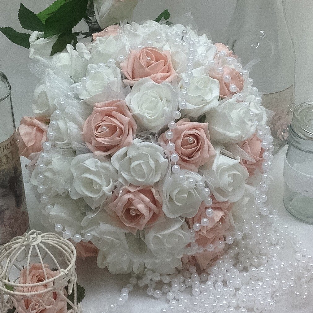 Petit bouquet artificiel roses et perles