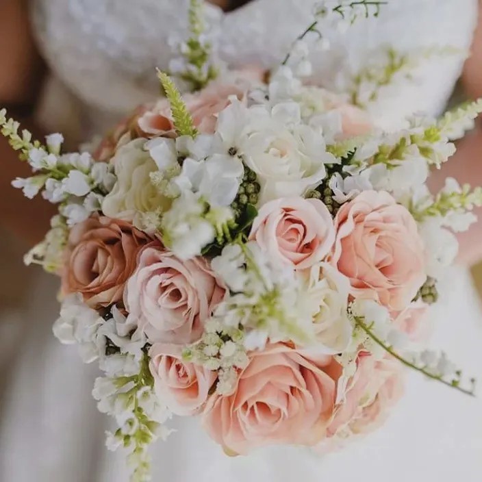 Bouquet artificiel roses et muguet