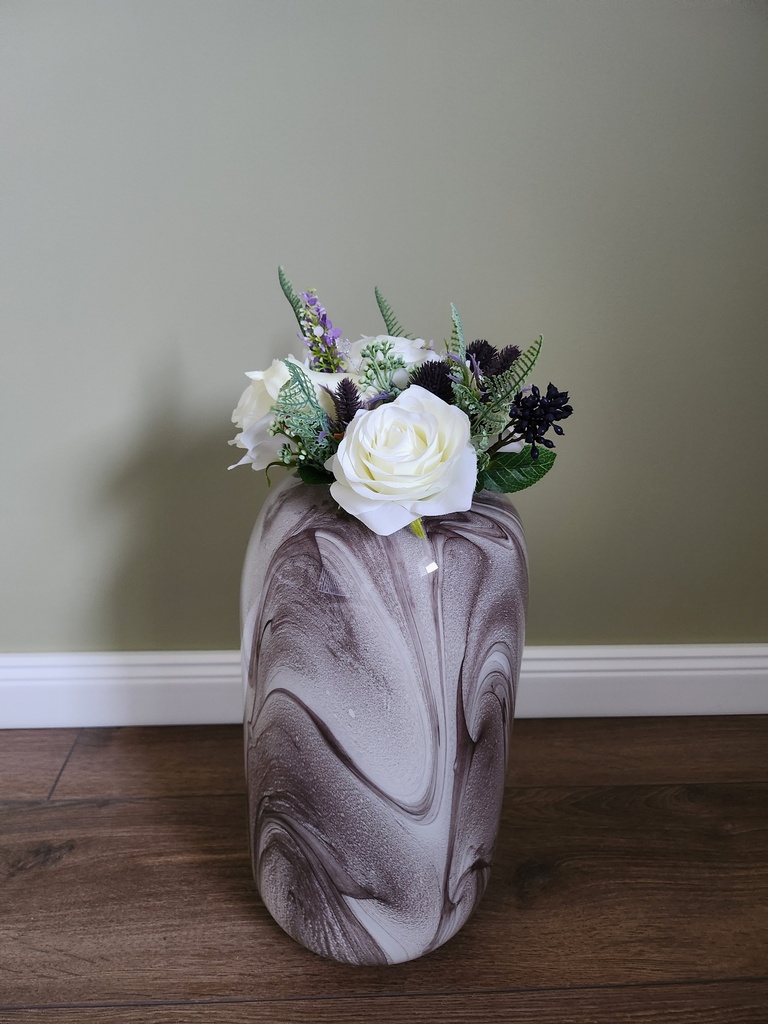 Bouquet de roses et de chardons