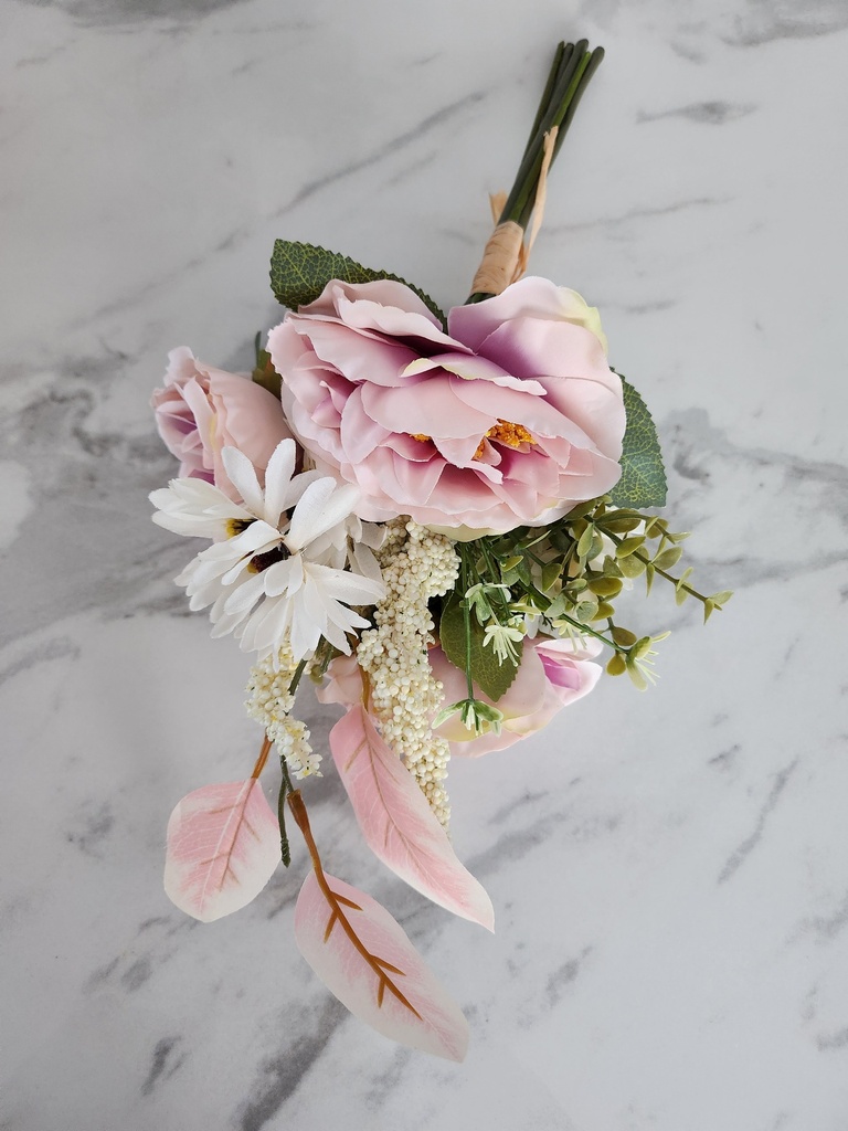 Petit bouquet composé bohême rose