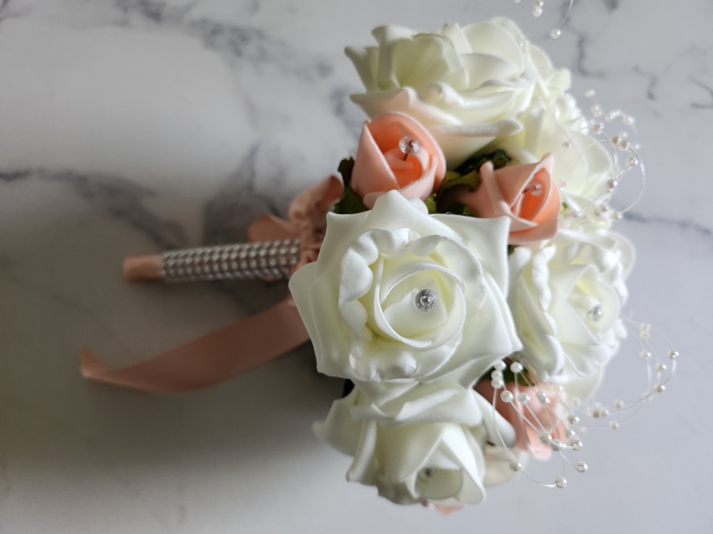 Bouquet artificiel roses et boutons de roses