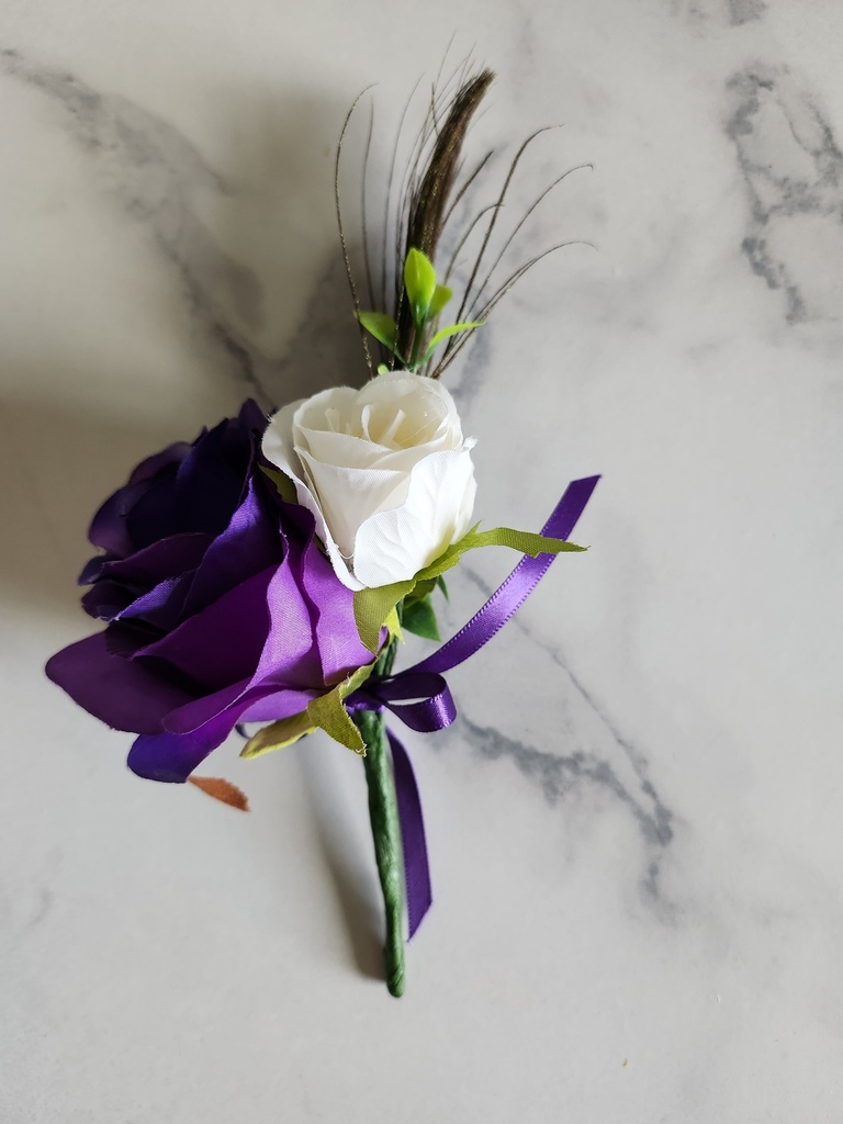 Boutonnière double en soie paon
