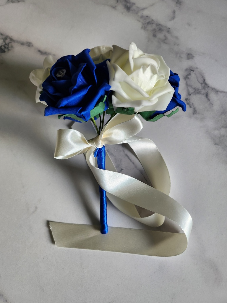 Petit bouquet de roses artificielles