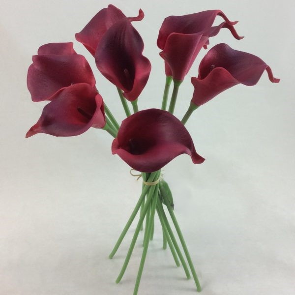 Boutonnière artificielle calla, rose et viorne
