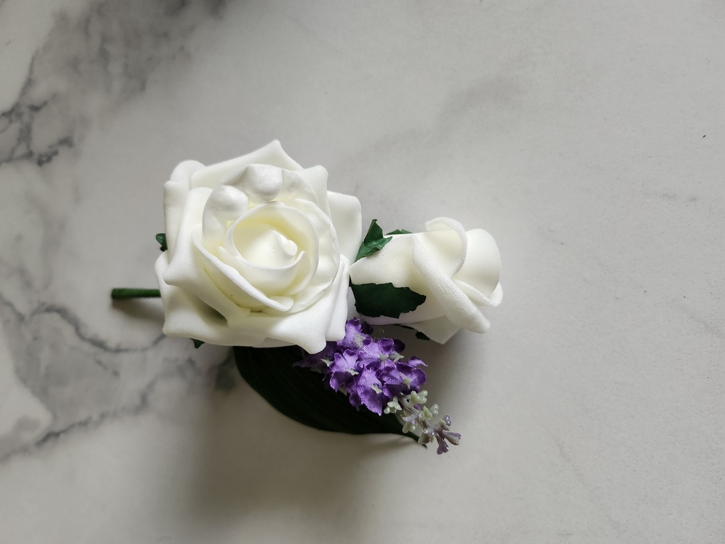 Boutonnière rose et lilas