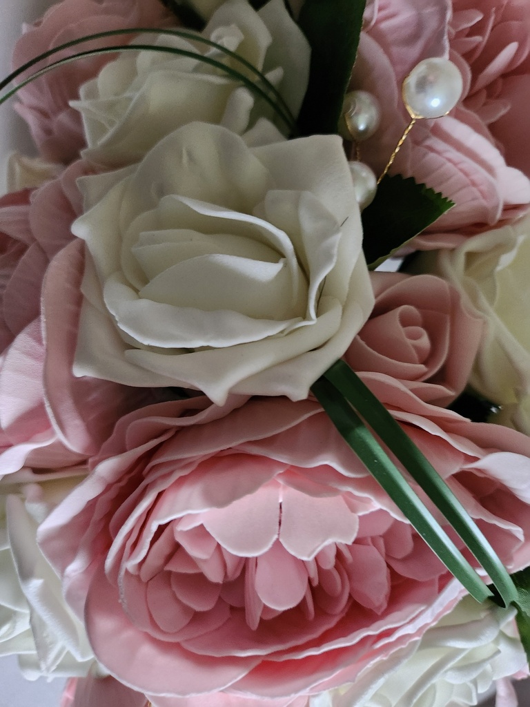 Bouquet cascade en soie roses et pivoines