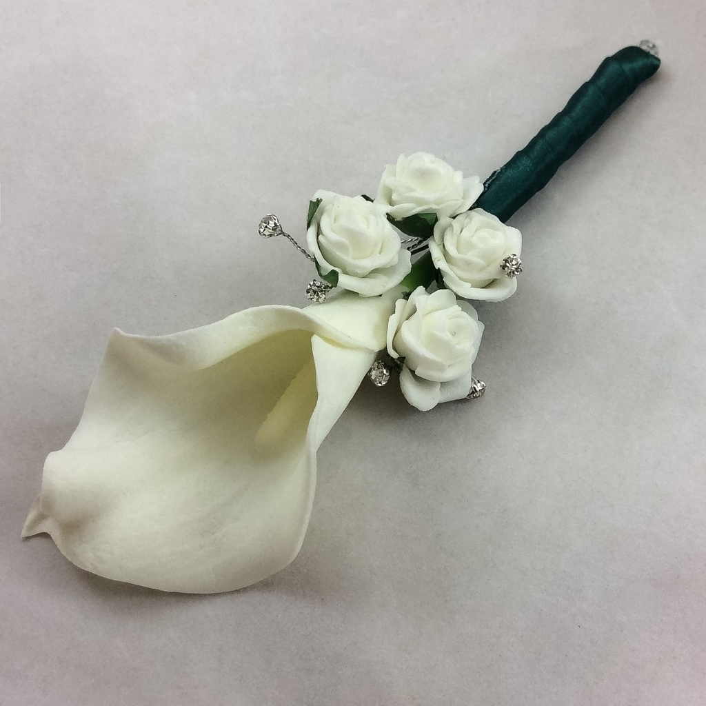 Boutonnière calla et mini roses