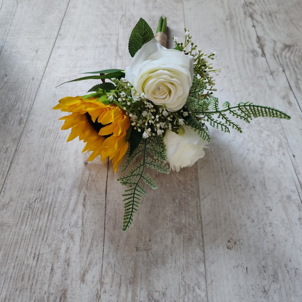 Bouquet 1 tournesol, 2 roses et gypsophile