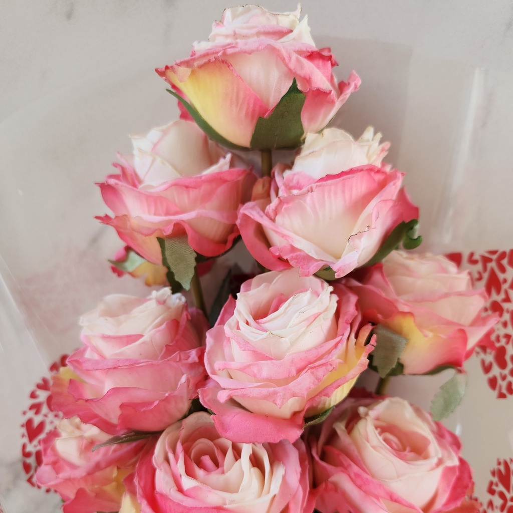 Bouquet de roses roses imitation "séchées"